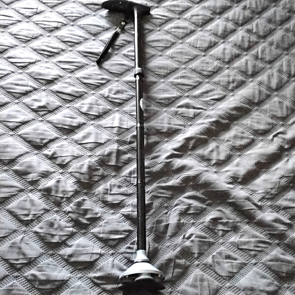 HURRICANE FREEDOM EDITION W/ FLASHLIGHT